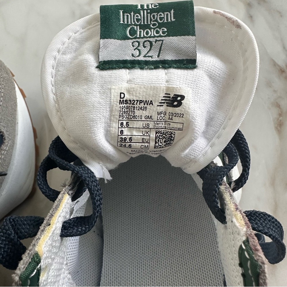 New Balance Men’s 327 Sneakers - Picture 9 of 10